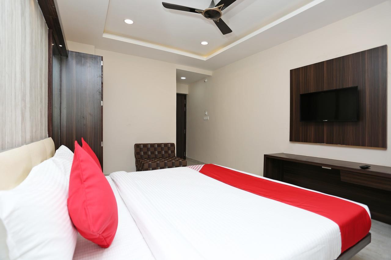 Oyo 15861 Hotel Shivganga Comfort Zone Rāipur Extérieur photo