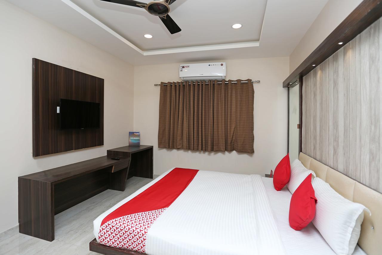 Oyo 15861 Hotel Shivganga Comfort Zone Rāipur Extérieur photo