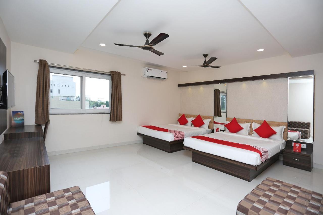 Oyo 15861 Hotel Shivganga Comfort Zone Rāipur Extérieur photo