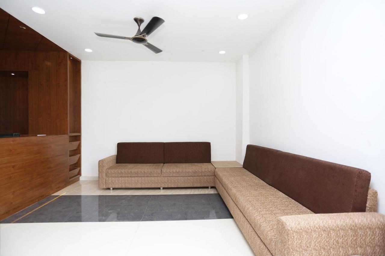 Oyo 15861 Hotel Shivganga Comfort Zone Rāipur Extérieur photo