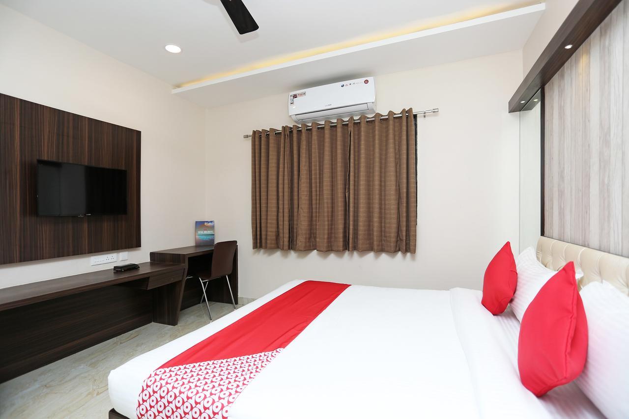 Oyo 15861 Hotel Shivganga Comfort Zone Rāipur Extérieur photo
