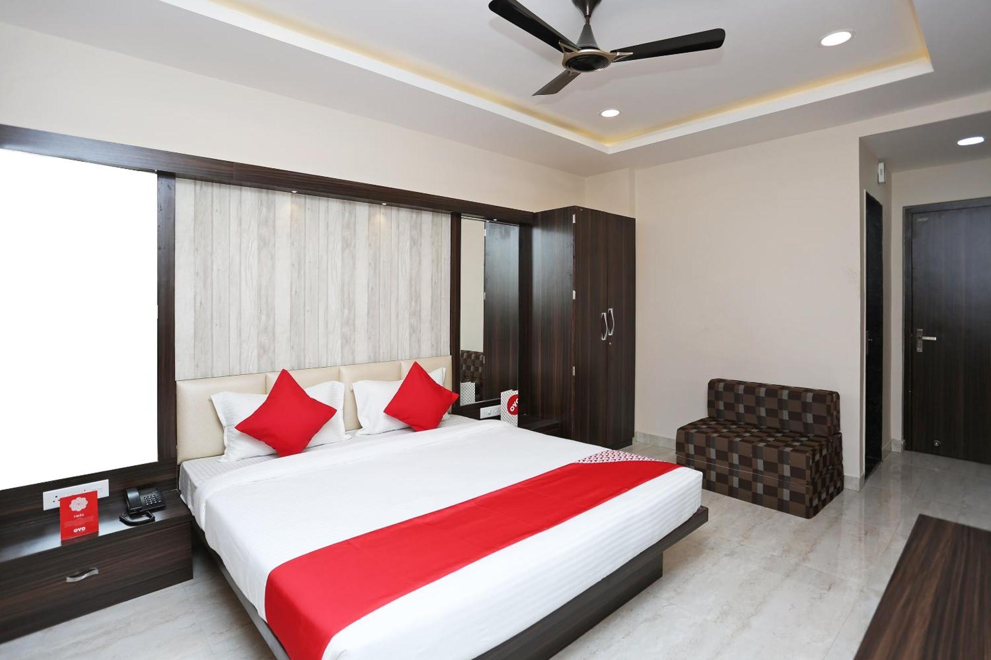 Oyo 15861 Hotel Shivganga Comfort Zone Rāipur Extérieur photo